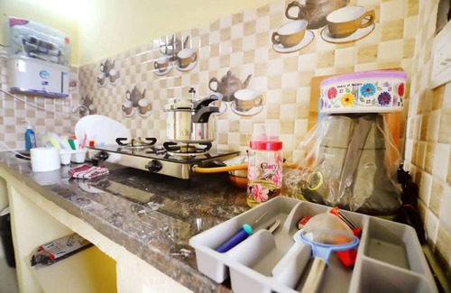 Begumpet Copropriété | SN302 - Complete 2BHK with Kitchen, AC, TV, Sofa