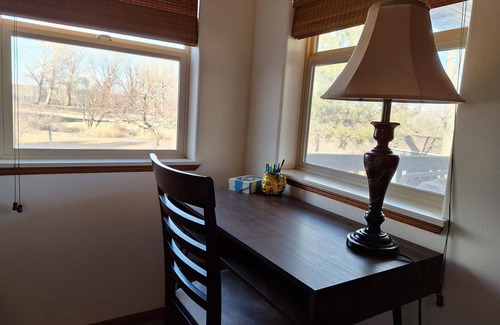 Buhl Maison | Snake River Canyon. 20 min to Twin Falls. On Mudd Creek on 1000 Springs Byway