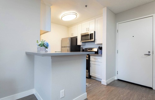 Little Armenia Appartement | Snazzy 2bed Apt w/Rooftop pool & Hollywood Sign Views