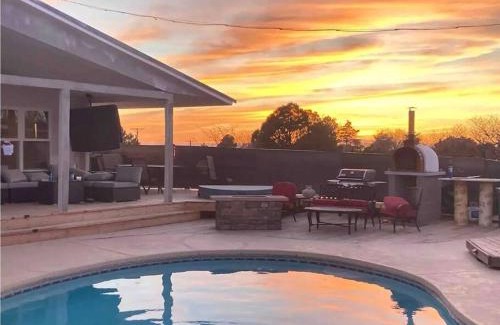 Northeast Heights Maison | SneakAway in Albuquerque