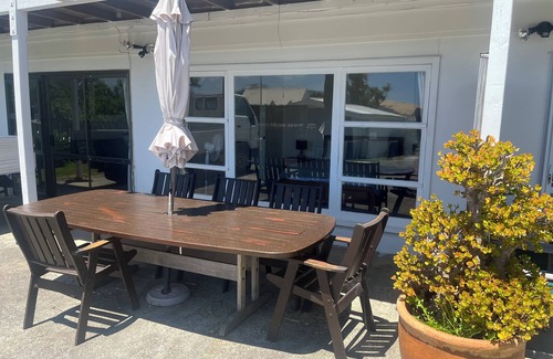 Omapere Appartement | Sneezle Beezle Beach Apartment