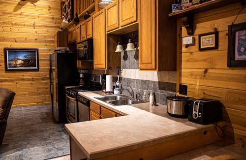 Republic County Cabine | Snow Goose Lodge at Gamekeeper's Marsh