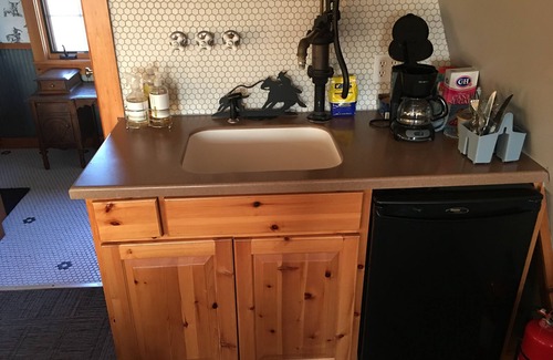 Republic County Cabine | Snow Goose Lodge at Gamekeeper's Marsh