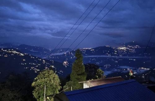 Lebong and Mineral Spring Tea Garden Maison | Snow View Homestay Dawaipani By StayApart