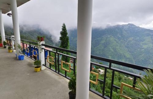 Lebong and Mineral Spring Tea Garden Maison | Snow View Homestay Dawaipani By StayApart