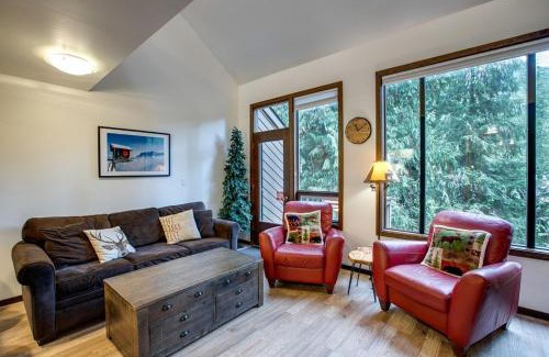 Glacier Maison | Snowater Condo 06 with Great Resort Amenities