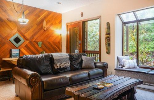 Deming Maison | Snowater Nook
