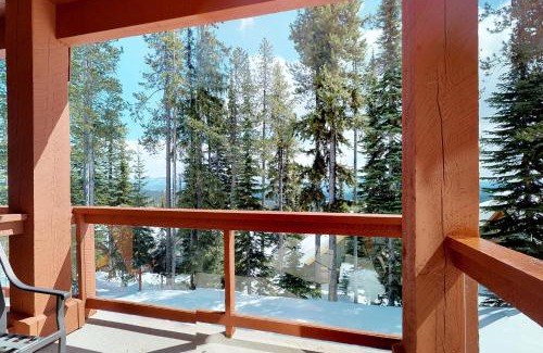 Snow Pine Estates Maison | Snowbanks 6
