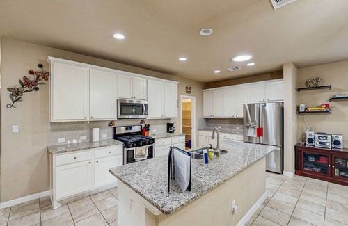 Scenic Oaks Maison | Snowbird-friendly home with private hot tub, foosball, air hockey, grill, patio