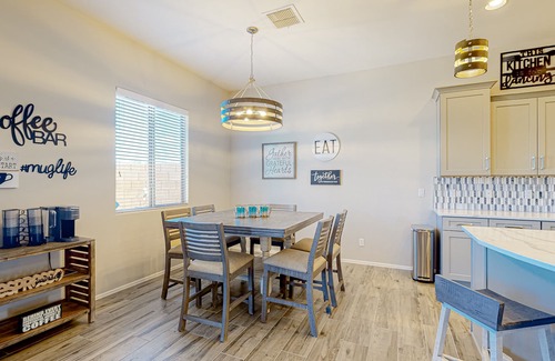 Tucson Mountain Sanctuary Maison | Snowbird-friendly home with WiFi, central AC, enclosed yard, pool, and patio