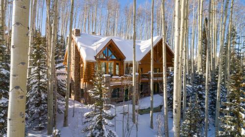 Mountain Village Maison | Snowdrift Cabin by AvantStay Breathtaking Home w Prime Ski Access