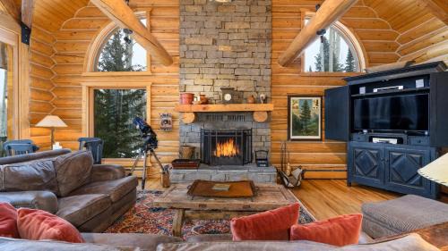 Mountain Village Maison | Snowdrift Cabin by AvantStay Breathtaking Home w Prime Ski Access
