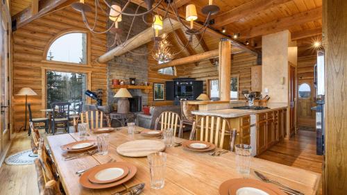 Mountain Village Maison | Snowdrift Cabin by AvantStay Breathtaking Home w Prime Ski Access