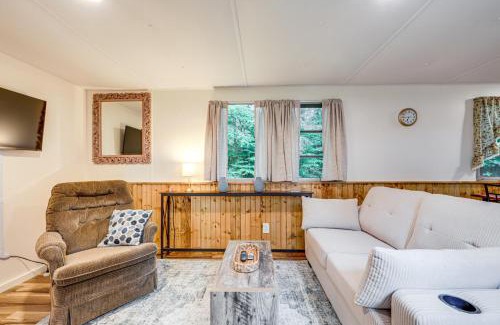 Brantingham Maison | Snowmobile and ATV Trails On-Site Adirondacks Abode