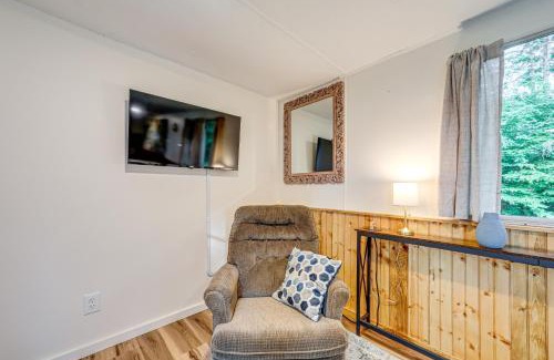 Brantingham Maison | Snowmobile and ATV Trails On-Site Adirondacks Abode