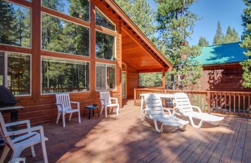 Truckee Maison | Snowpeak Tahoe Donner Golf Course Views