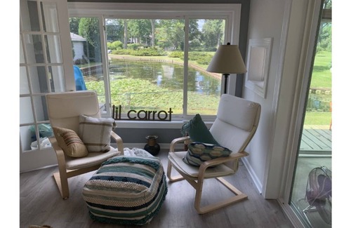 Grass Lake Maison | Snuggle time is great at the LiL Carrot waterfront on Big Wolf Lake