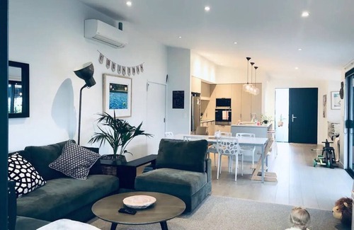 Papamoa Beach Maison | So close to it all! 🏖️