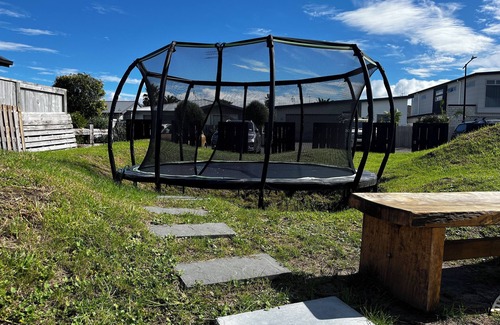 Papamoa Beach Maison | So close to it all! 🏖️