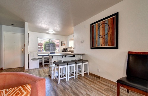 Paradise Valley Village Maison | So SnAZzy Ground Floor King