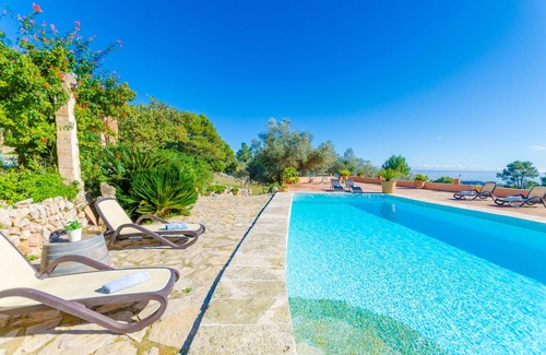 Urbanitzacio Es Verger Villa | SOBREAMUNT - Villa with sea views in ESPORLES. Free WiFi