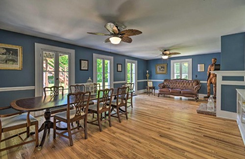Sodus Point Maison | Sodus Point Historic Home about half Mi to Sodus Bay!