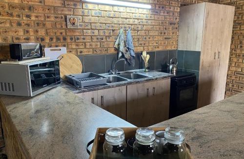 Hekpoort Appartement | Soetgeluk Farm Cottage
