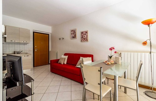 Como Appartement | Sofia House Garden and Private Garage