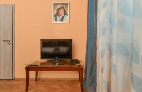 Sofia City Center Appartement | Sofia Retro - Top Center 1BDR Apartment by Flat Mаnager