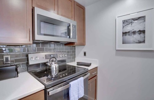Ballston Appartement | Sojourn | VA Square | 1 BR