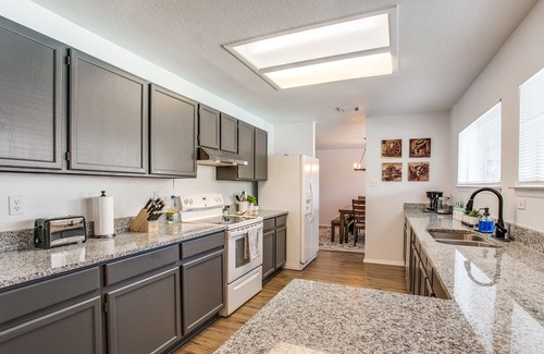West San Antonio Maison | SA Jewel! Wfall Pool, Solar! Fire P, SeaW, Fies5