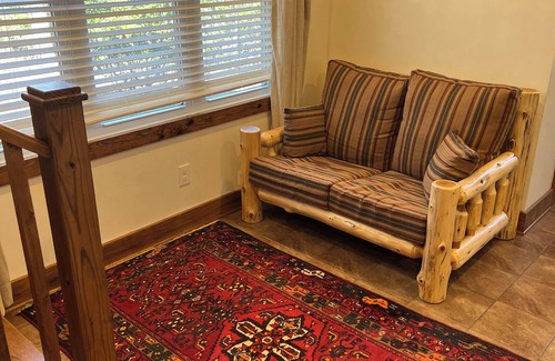 Clarksville Cottage | Chalet lac solaire alimenté avec quai sur 300 acres réserve privée