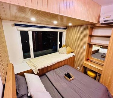 Las Pinas Appartement | SolAzur Staycation SMDC South Residences Las Piñas with 100MBPS Wifi &NETFLIX &BAR STATION &CITY LIGHTS VIEW