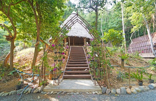 Koh Wai Maison | Bungalow familial unique en bord de plage avec restaurant sur une île privée