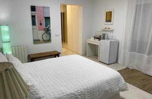 Montequinto Maison | Soleada,amplia con baño privado