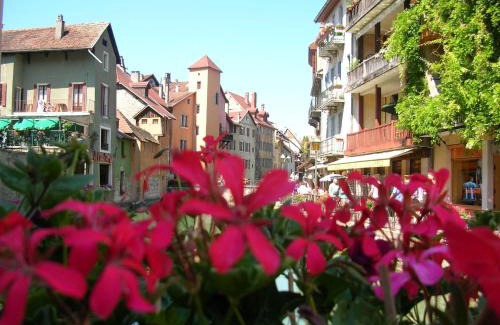 Talloires-Montmin Appartement | Soleil Bleu 2 Etoiles