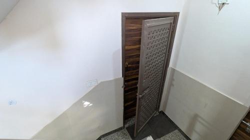 Delhi Appartement | Solitaire - Luxurious & Peaceful 3BHK by the Lake & Golf Course