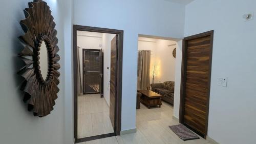 Delhi Appartement | Solitaire - Luxurious & Peaceful 3BHK by the Lake & Golf Course