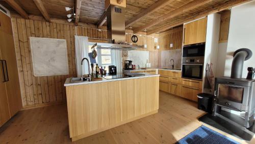 Vestvagøy Maison | Solodden, Authentic rorbu in Lofoten