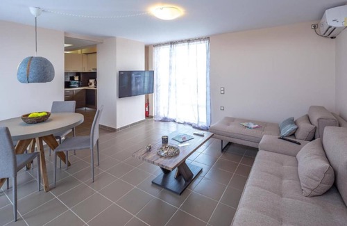 Agios Dimitrios Appartement | Solon - Deluxe City Center Apartment