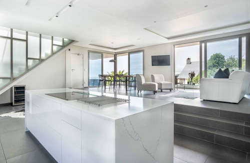 Kommetjie Maison | Solstice, a stone's throw from Long Beach, surfing Mecca of the Cape.