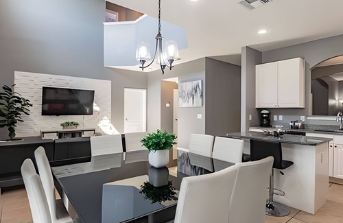 Loughman Maison | Solterra 6BR, 4 enSuites, Pool & Game Room