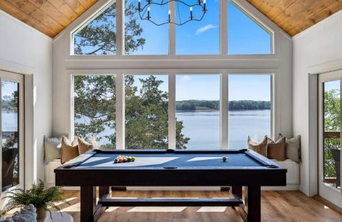 Dandridge Maison | Someday Cottage Luxury Lakefront Views for 6 withPool & Billiards