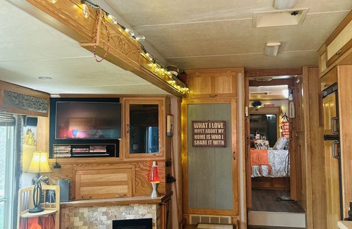 Trenton Maison | Somethin' Soulful Glamping Couples Retreat w/ Jacuzzi