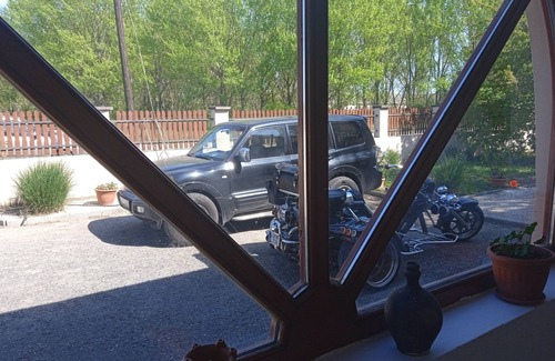 Tuskevar Maison | Somló hegy közelében,panorámával,M8 főút mellett,található a Szilasi Vendégház.