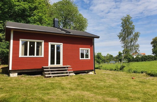 Lilla Edet O Cabine | Sommaridyll i Lantligt Läge vid sjö