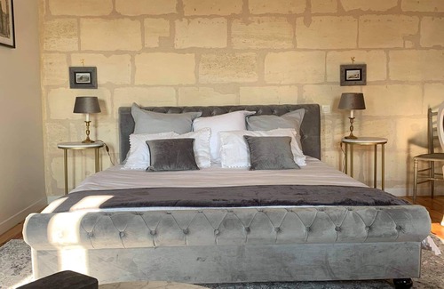 Lugon-et-l'ile-du-Carney Lit Et Petit-Déjeuner | Maison Sommet Clos les arbories Hébergement 4 chambres, cuisine équipée, piscine