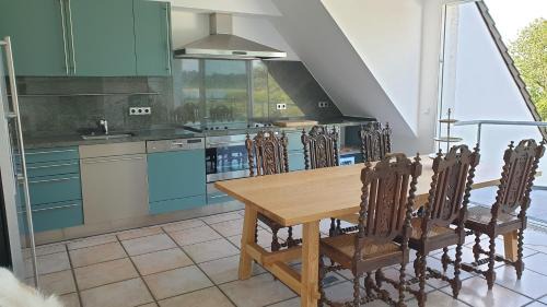 Grimlinghausen Appartement | Somnar Panoramaloft mit Hästens Betten - Rheinblick 150qm