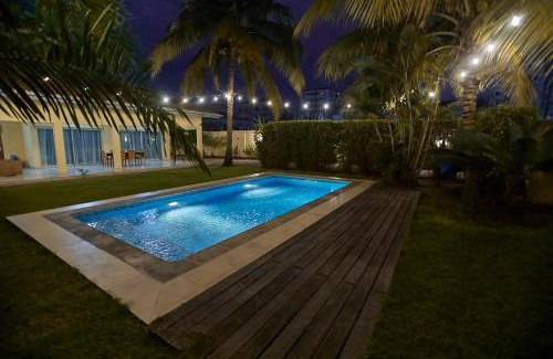 Pointe-Noire Appartement | Sompteuse villa avec piscine à 5 min de la plage