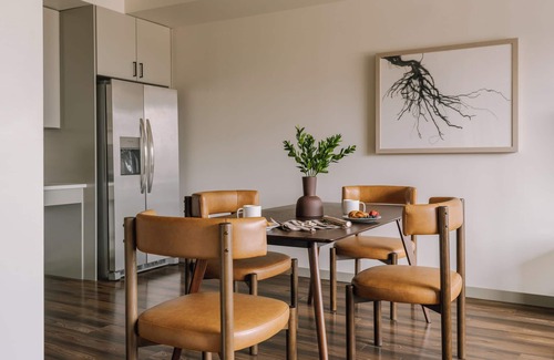 Jefferson Park Appartement | Sonder at Skyline | Accessible One-Bedroom Apartment
